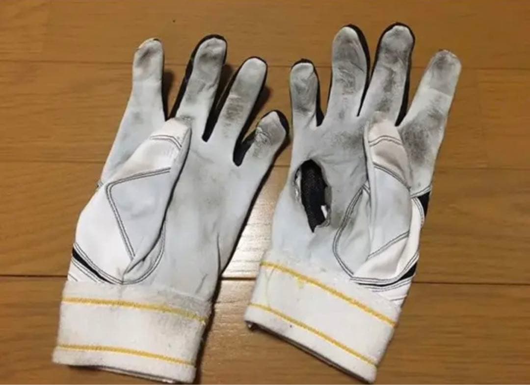 ロッテ　　藤岡裕大　バッティンググローブ