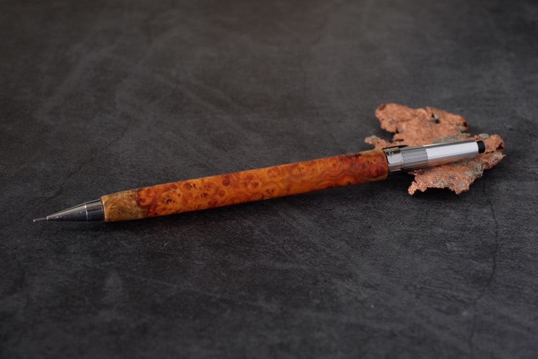 PG5木軸カスタム0216　高村杢工房 製図用シャープペンシル　花梨瘤　紅白