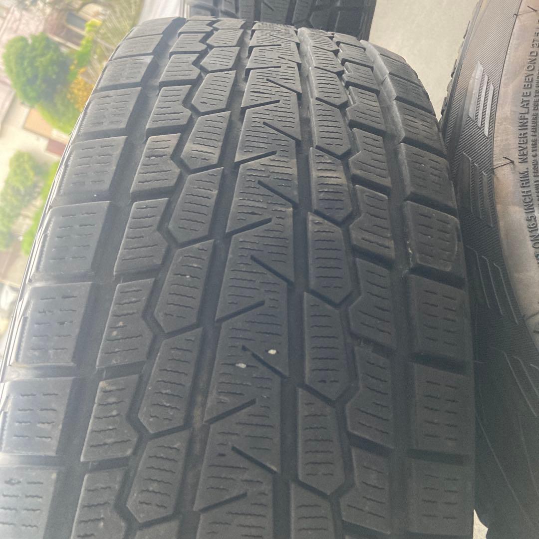 215/70/R16 ヨコハマ　 スタッドレスタイヤ4本 ホイール付き