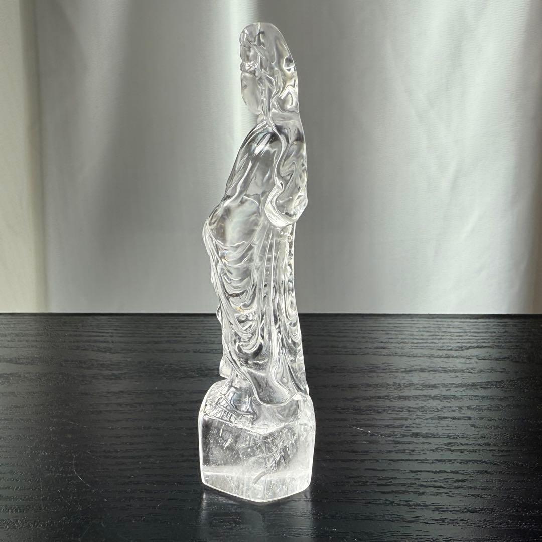 【野ばら】天然石水晶の観音様　置物　彫物NO.110608