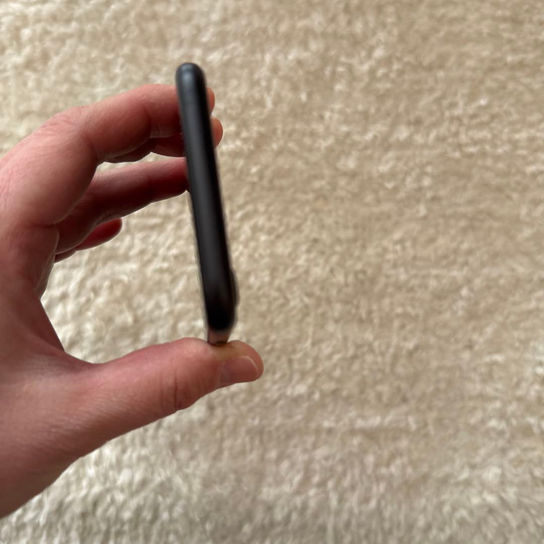 iPhone SE BLACK 64GB SIMなし