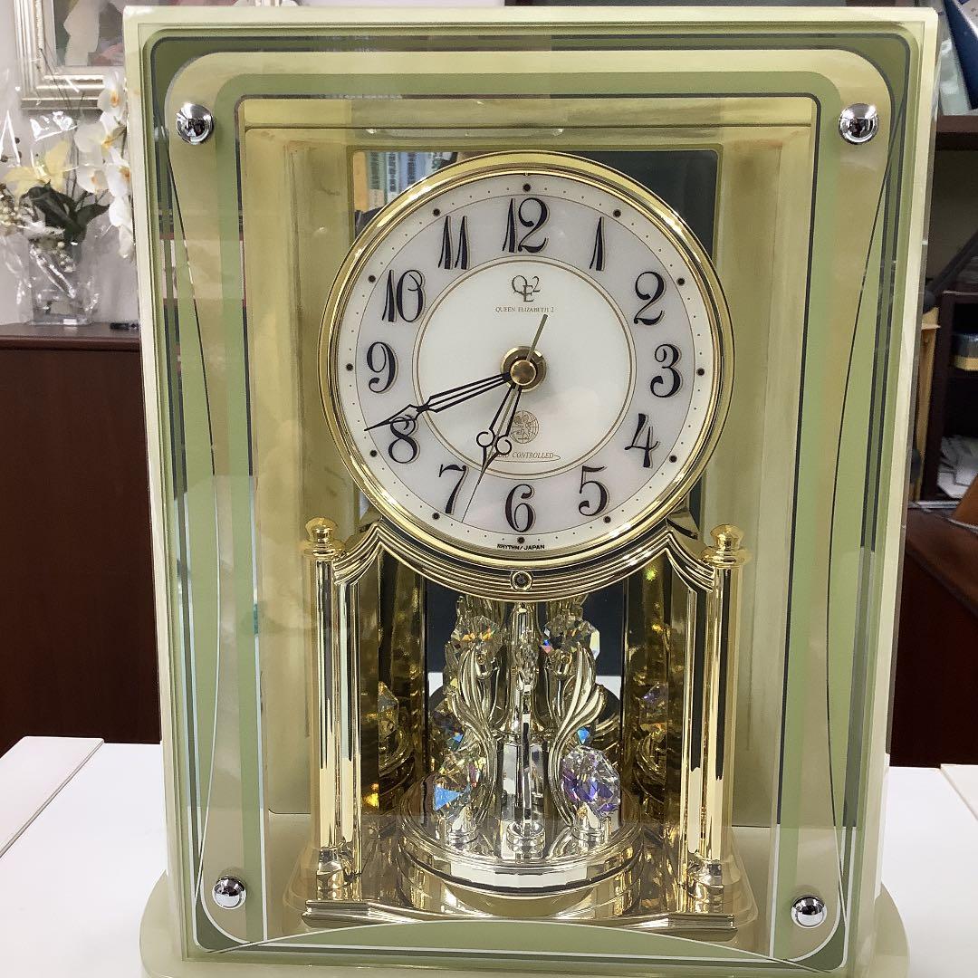 大理石の存在感の有る、重厚な置き時計です。