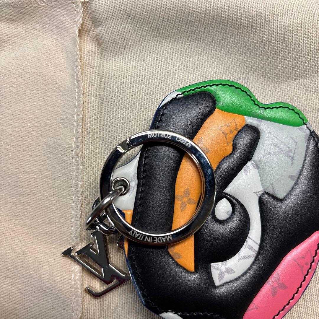 LOUIS VUITTON 【限定デザイン】キーホルダーLVポートレート