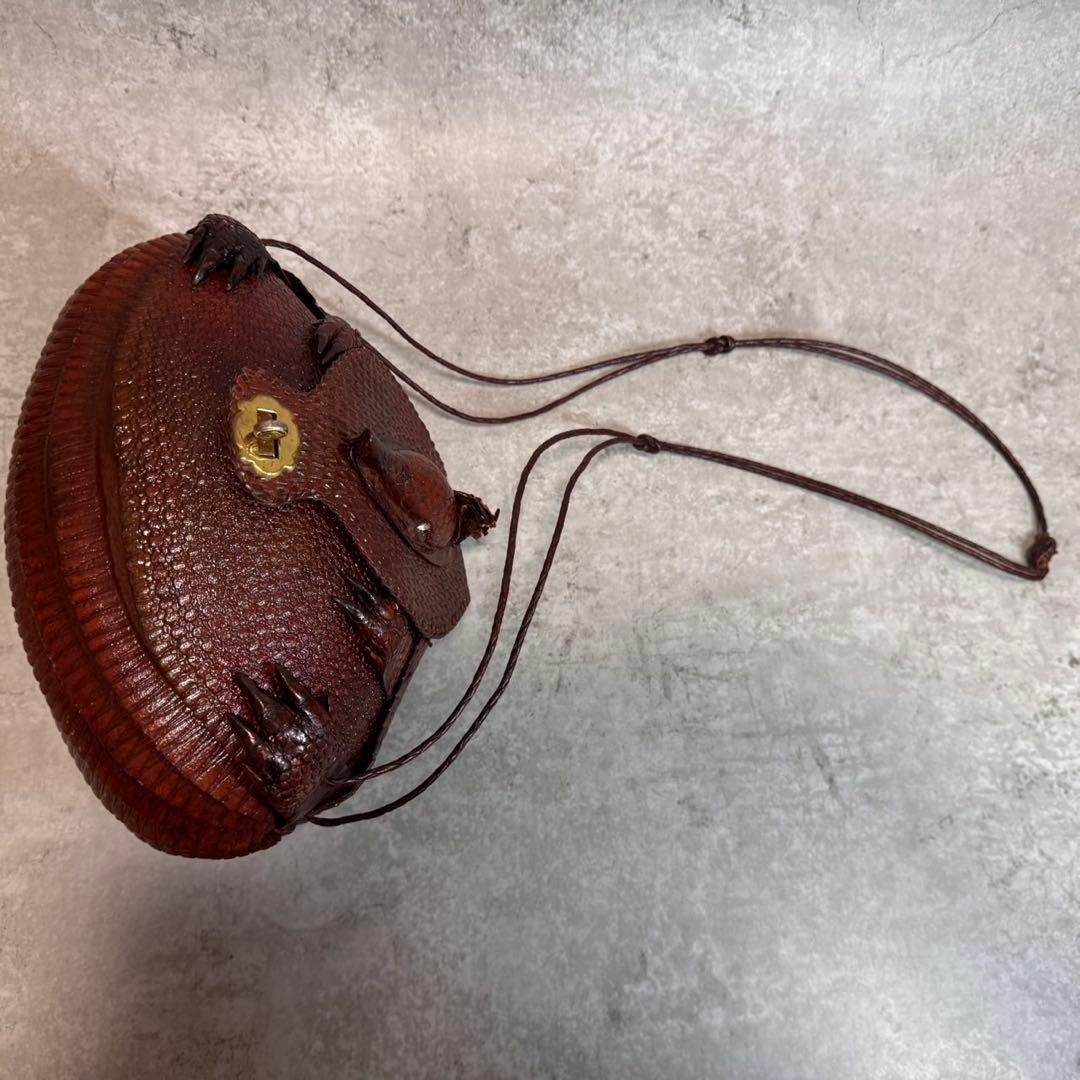 アルマジロ　ショルダーバッグ　革　ポーチ　ヴィンテージ