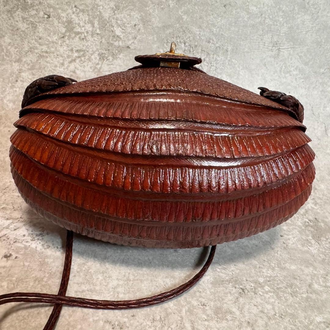 アルマジロ　ショルダーバッグ　革　ポーチ　ヴィンテージ