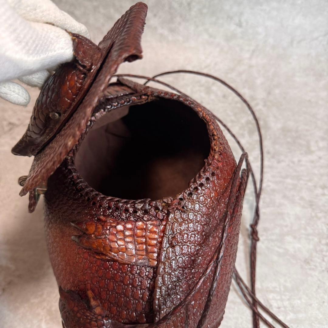 アルマジロ　ショルダーバッグ　革　ポーチ　ヴィンテージ