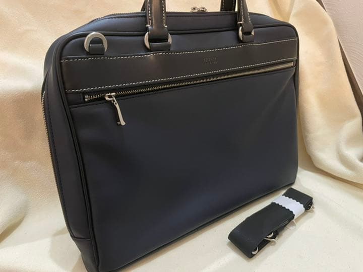 TAKEO KIKUCHI ビジネスバッグ 牛革　新品