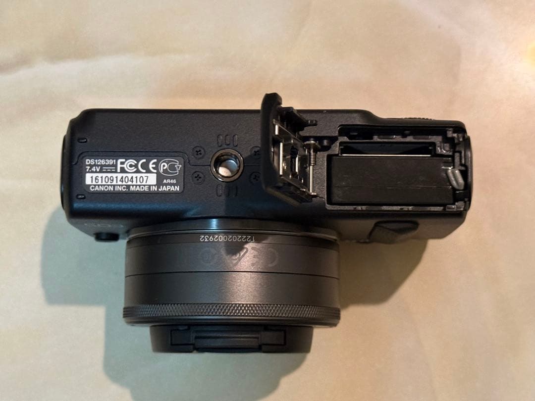 【Canon】キャノン EOS M デジタル一眼レフ