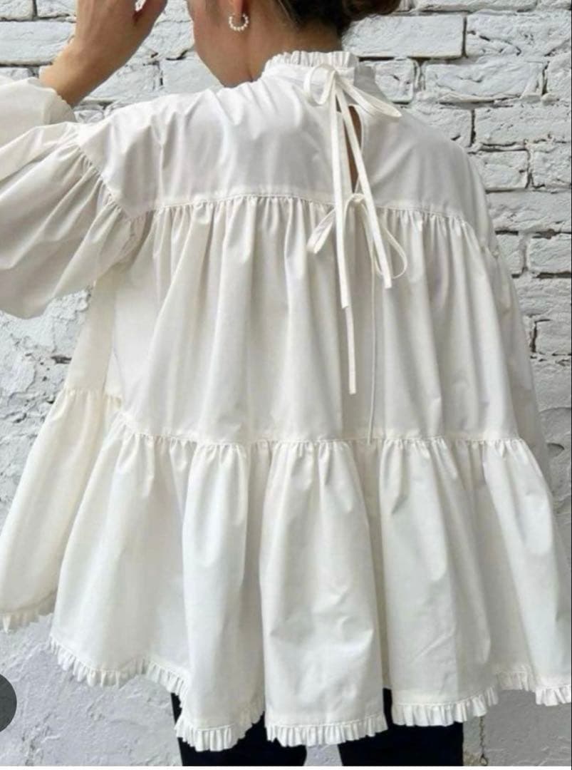 新品【ツルバイマイコオイカワ】ティアードフリルブラウス/赤