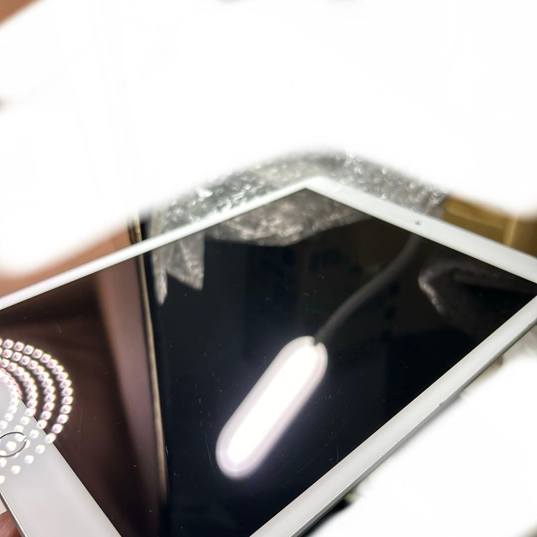 iPad 32GB cellular+wifi 第７世代　バッテリー100%