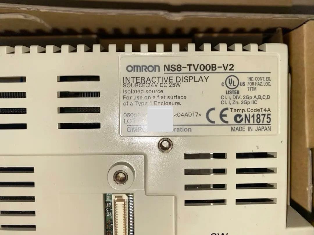 オムロン　タッチパネル　NS8-TV00B-V2