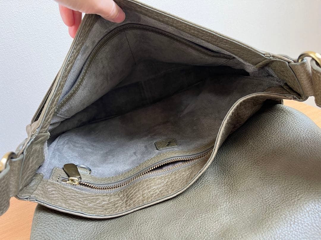 美品　土屋鞄　数量限定色　トーンオイルヌメ　ショルダー　カーキグリーン