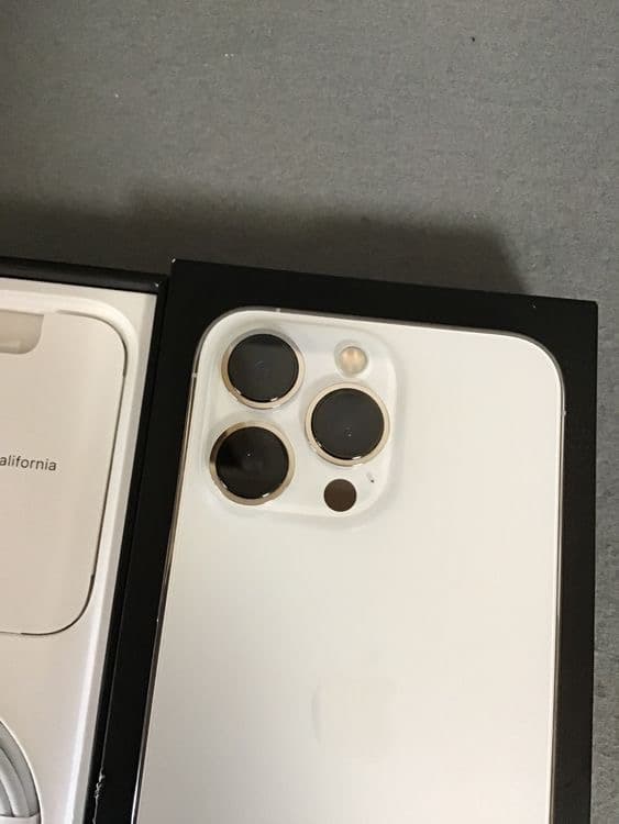 美品 Appleストア版 SIMフリー iPhone13 Pro 256GB