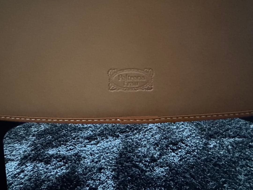 超美品！ポルトローナフラウ アームチェア　二ヴォラ　ソファー　1人掛け