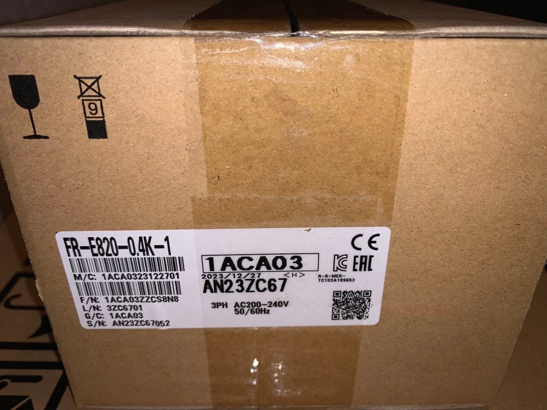 三菱電機・インバータFR-E820-0.4K1(400W)