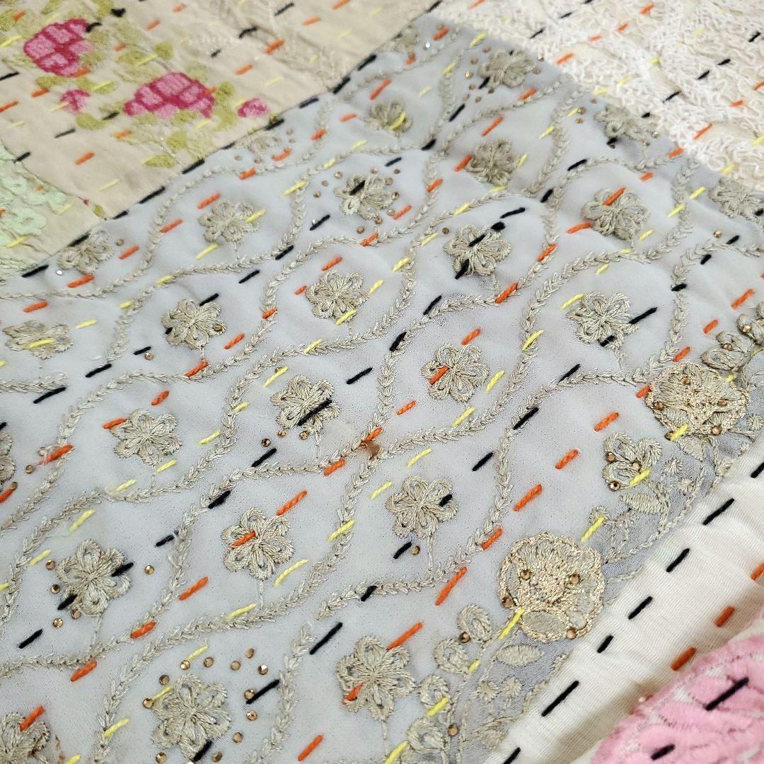 パッチワーク刺繍マルチカバー　ラリーキルト　シングルベッドg
