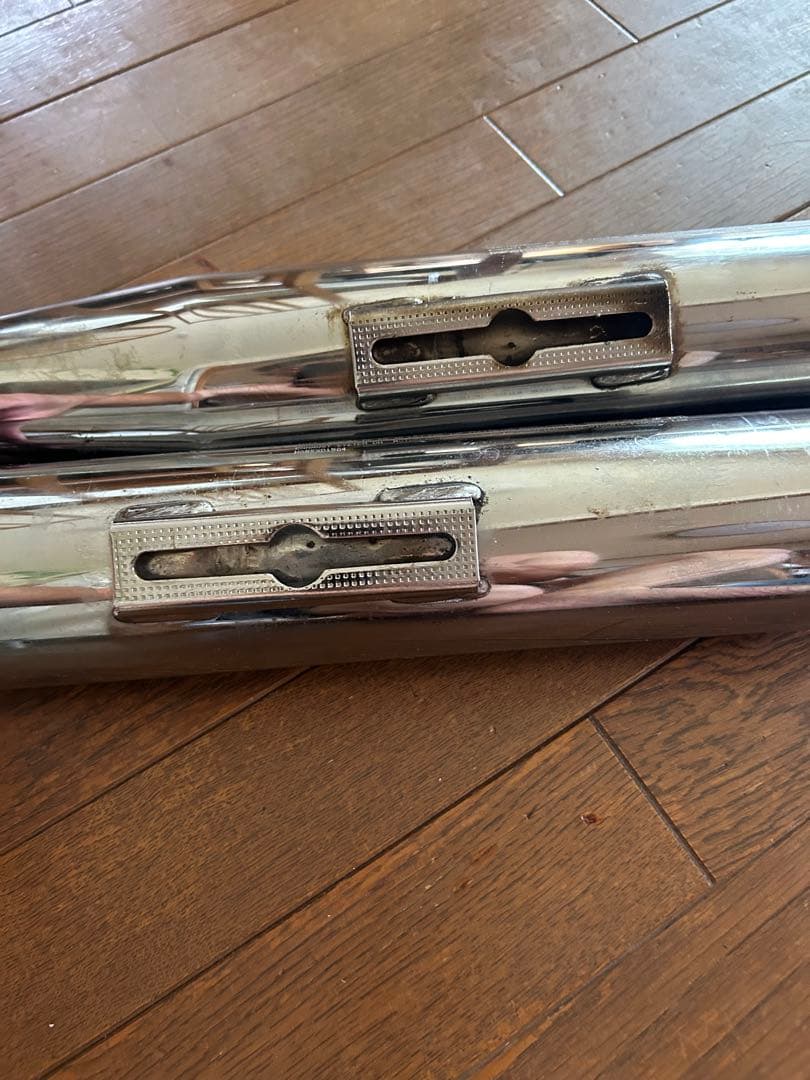 ハーレー　ダイナ　北米マフラーパンチアウト