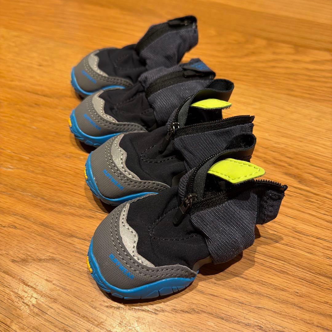 Ruffwear Polar Trex mont-bellドッグシューズ 黒/青