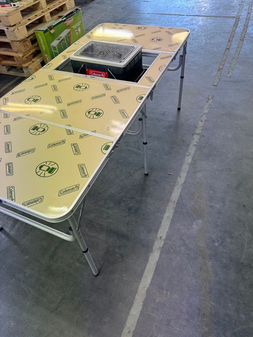 コールマン4つ折りテーブル　チャコールグリルセット