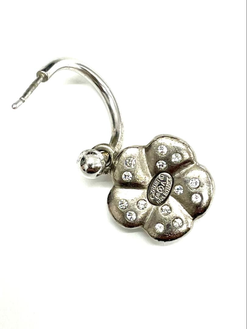 Dayday ok 正規品CHANELカメリア スウィングピアス片方