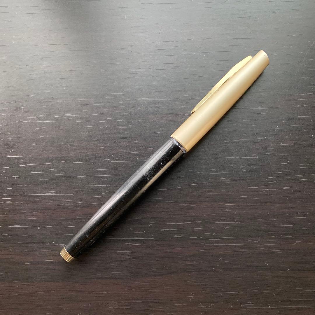 ビンテージ F 万年筆 黒と金 パイロット エリート 初期