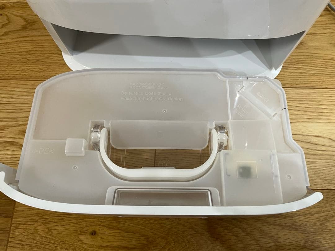 【美品】Panasonic パナソニック　除湿機 F-YZR60