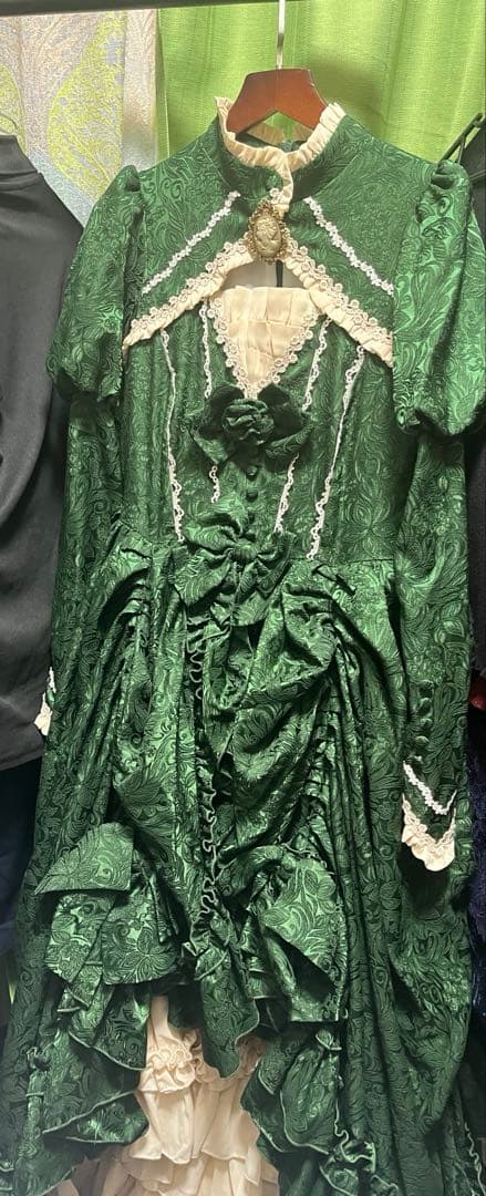 Henrietta Moonlight of Britainパニエ付き