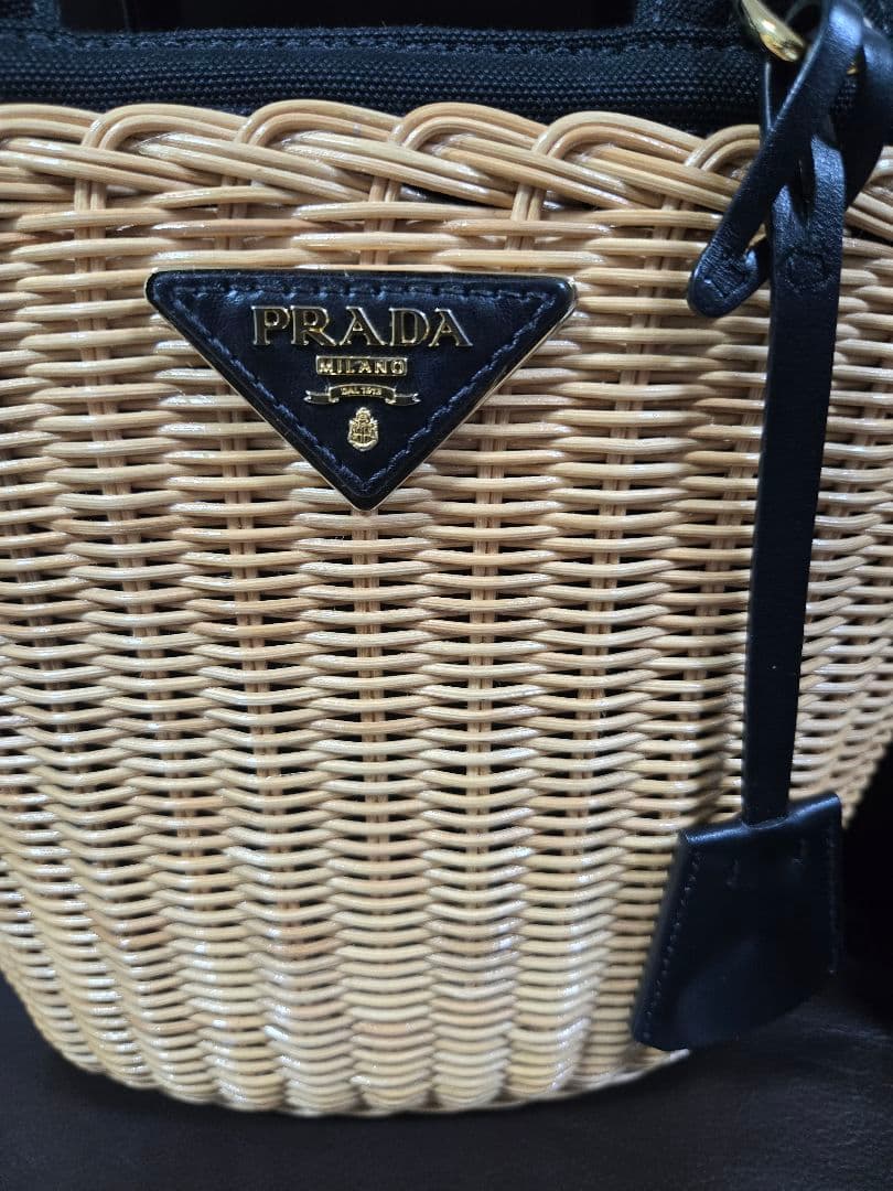 プラダ　カゴバック