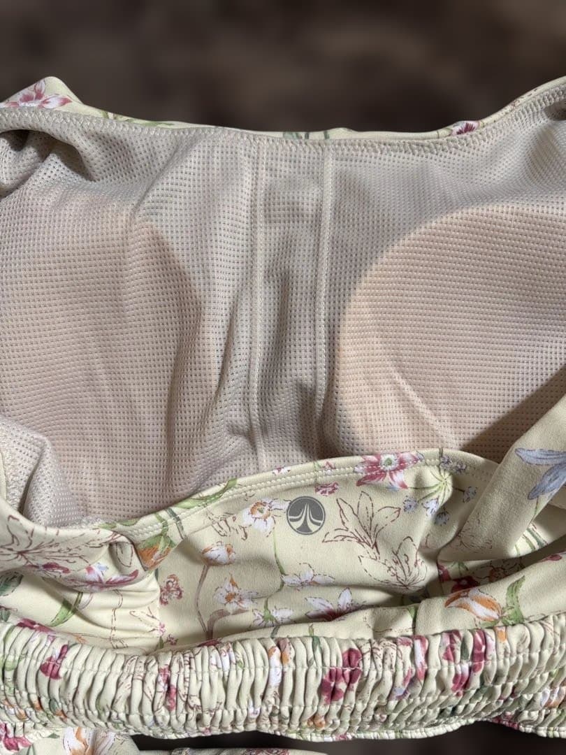 スカーラヨガウエア　上下　M サイズ　美品　薄黄色　小花柄　ブラトップ　レギンス