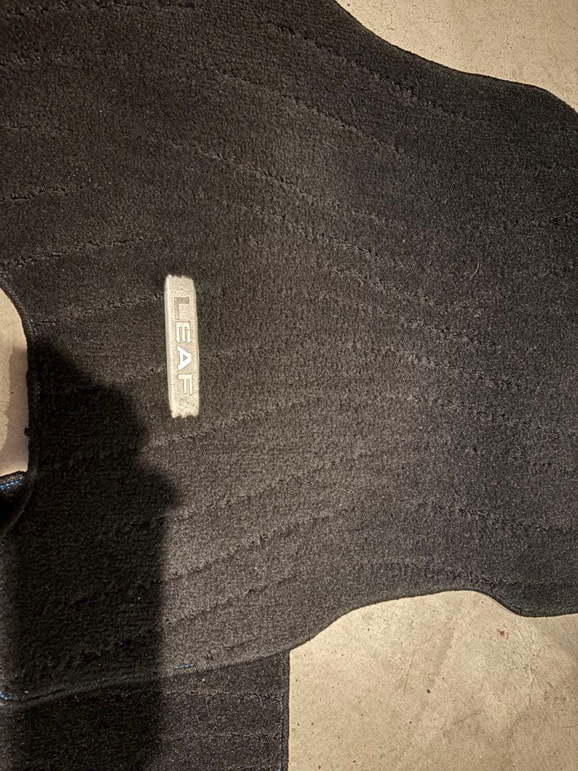 日産リーフ　ZE1 リヤアンダーボックス カーペット