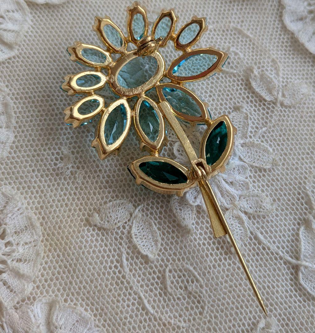 アクアマリンブルー ビジュー フラワーデザイン ブローチ 美品 JULIANA？