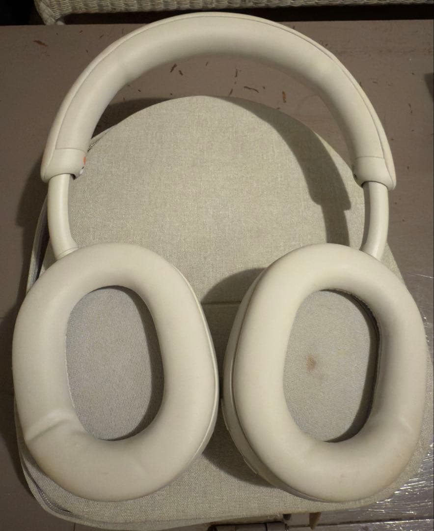 ソニー WH-1000XM5 ホワイト ワイヤレスヘッドホン