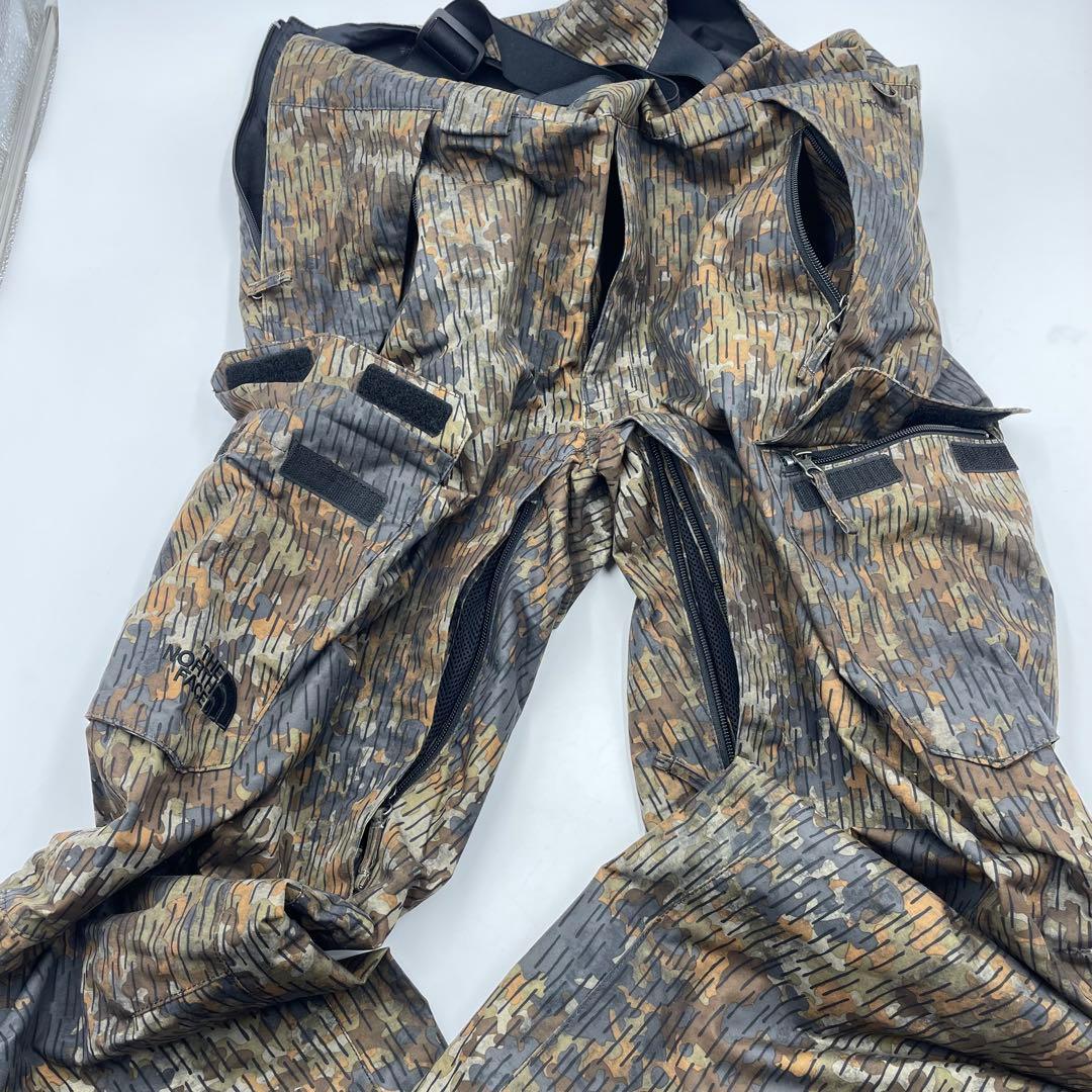 超美品　未使用級　☆THE NORTH FACE ビブパンツ　カモフラ