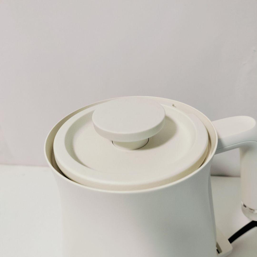 【中古美品】バルミューダ　電気ケトル　ホワイト　1110