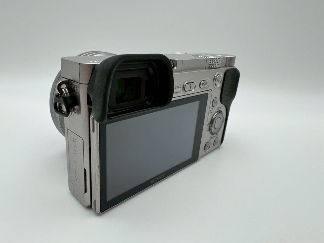 【SONY】　α6000 ILCE-6000 + E 16-50mm ソニー