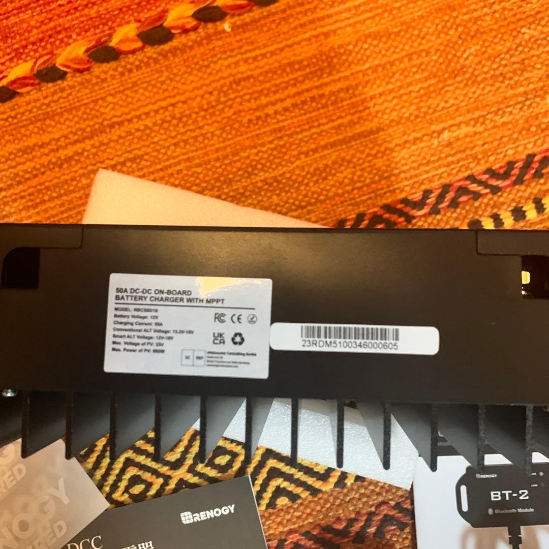 大幅に値下げしました。走行充電器RENOGY MPPT12V 50A+BT-2