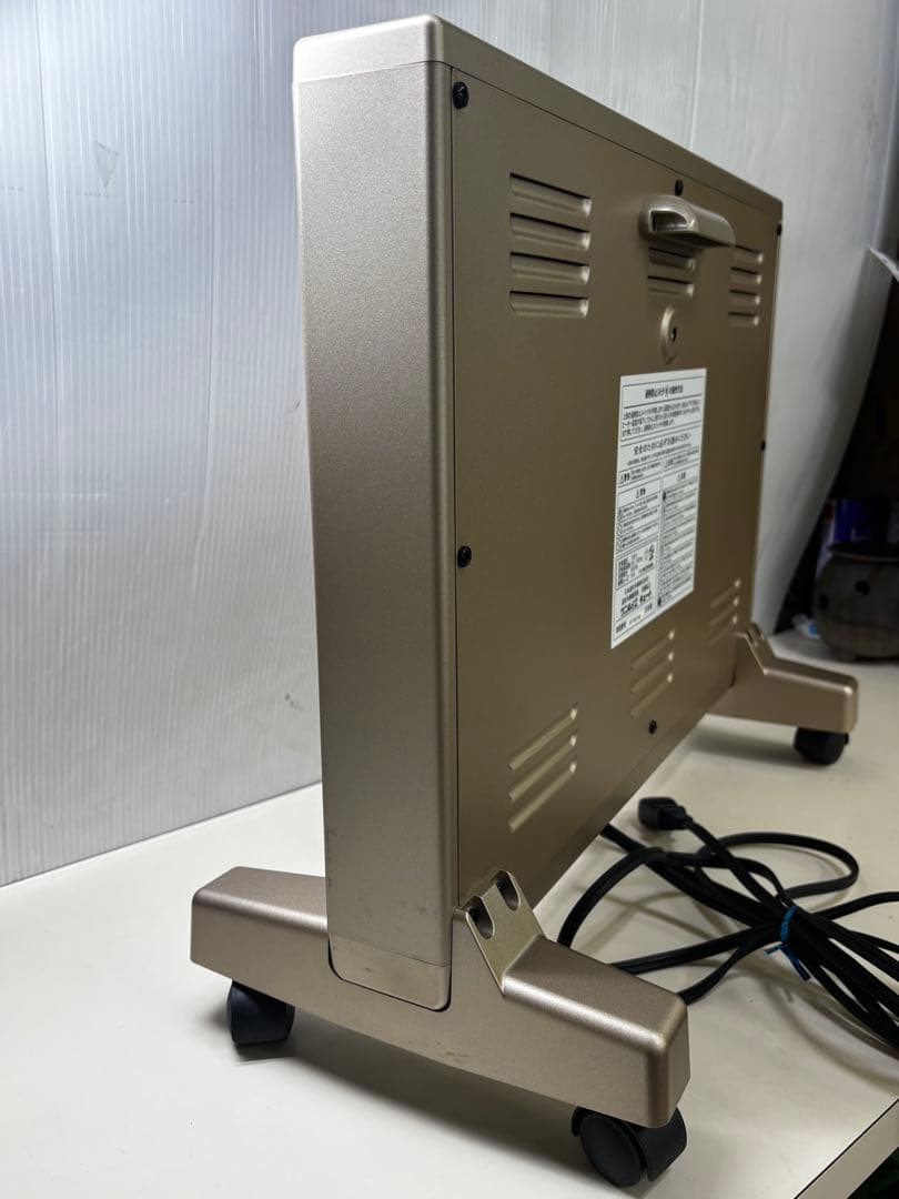 遠赤外線暖房器 E800LS サンルミエキュート 傷あり