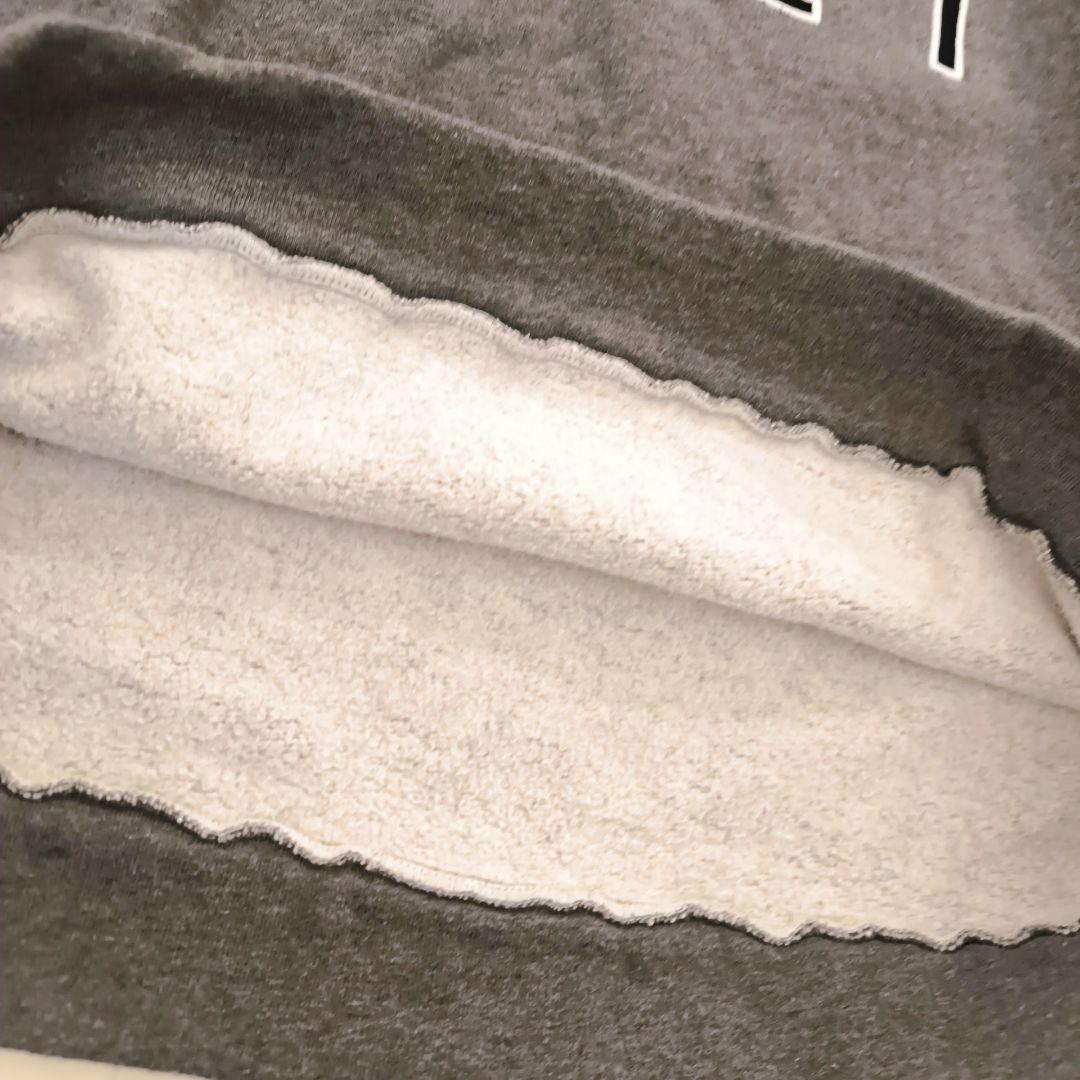 N°21 フロッキーロゴ ボンディングプルオーバー スウェット トレーナー