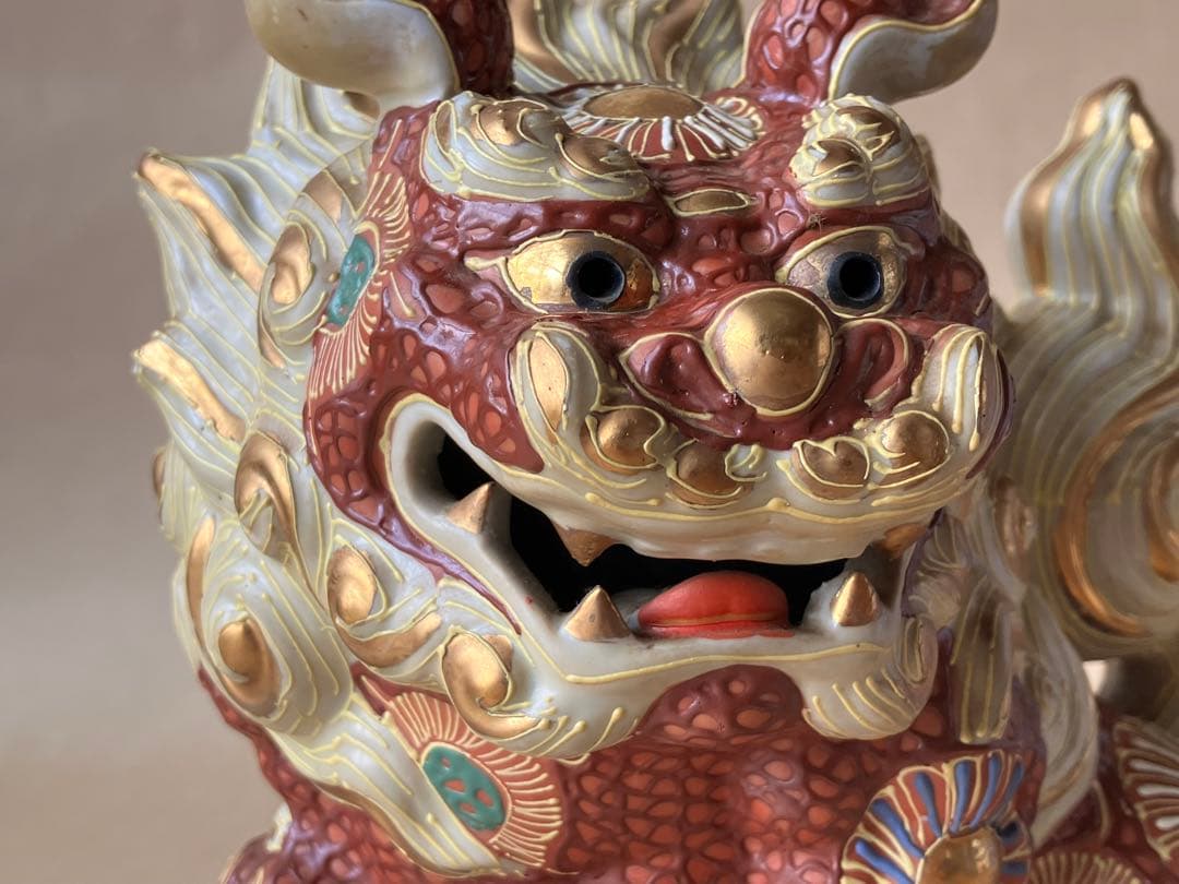 九谷焼 打ち出小槌唐獅子 狛犬 色絵金彩 縁起物 厄除 退魔 置物 高さ26cm