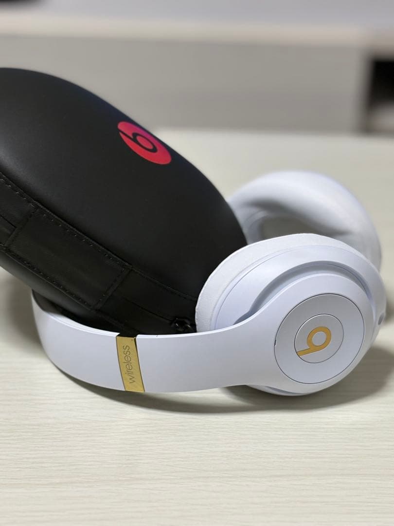 Beats studio3 Wirelessホワイト