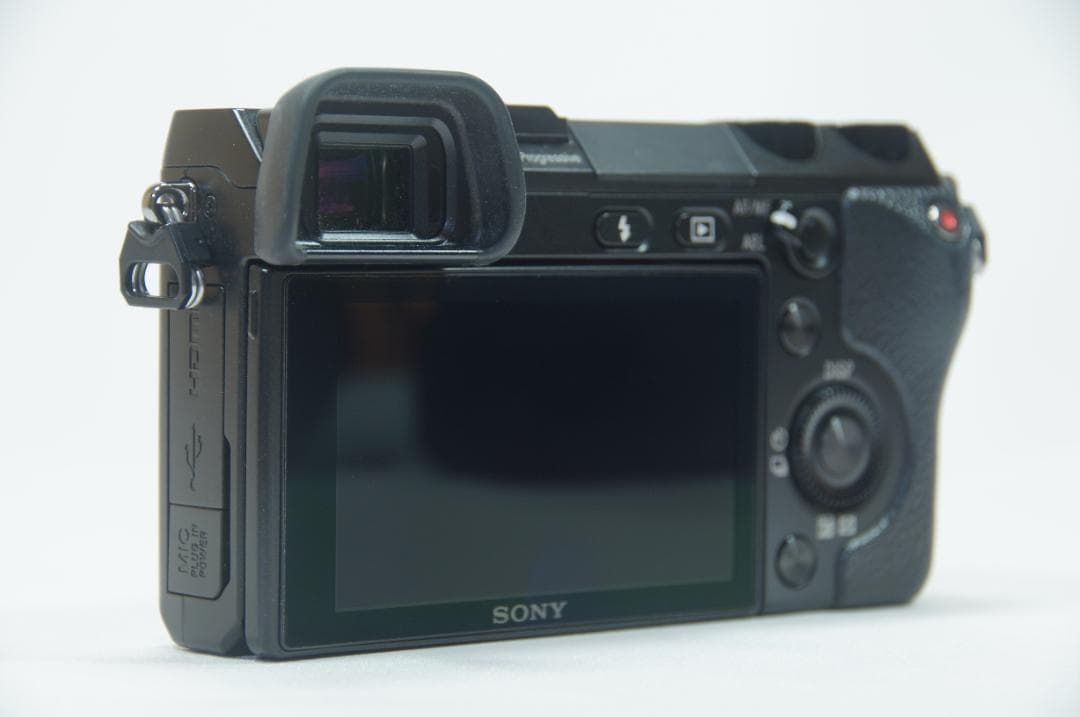 【極美品】 SONY NEX-7 ミラーレス 一眼カメラ S回数9,992回