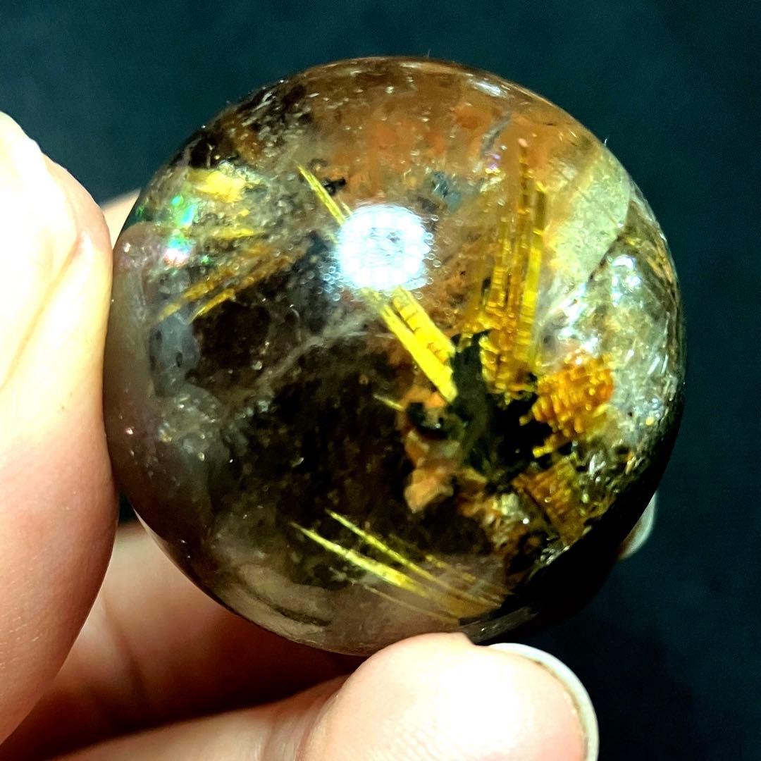 30mm 虹入りゴールドタイチンルチルクォーツ　丸玉　スフィア　金針水晶