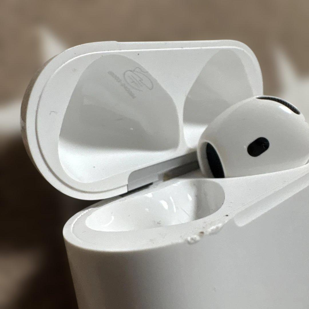 タイムセールApple AirPods 充電ケース 本体(右耳のみ)