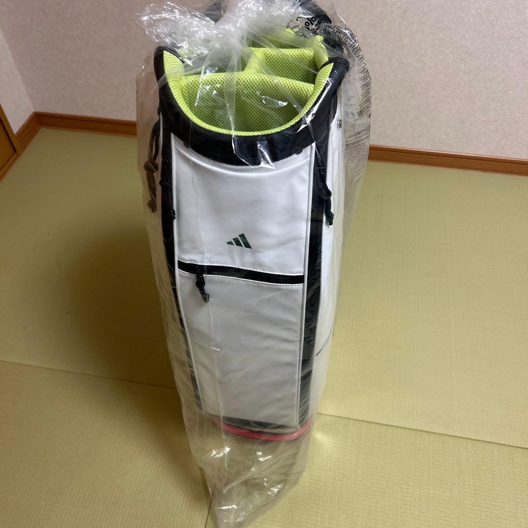 アディダス　コードカオス　軽量キャディバック 新品未使用　　　値下げ交渉可能