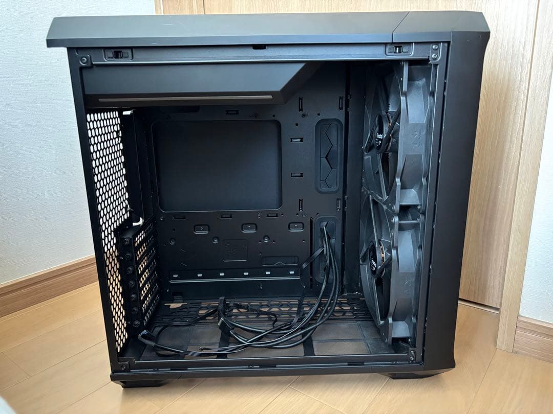 PCケース(自作PC用) Fractal Design Torrent compact solid
