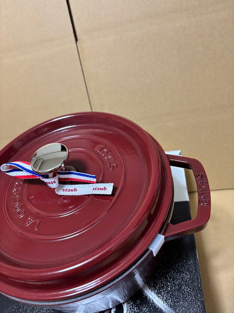 新品未使用品　ストウブ　ピコ・ココット ラウンド 22cm ボルドー