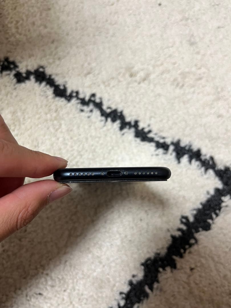 iPhoneSE(第三世代)128GB (MagSafe対応スマホケース付き)