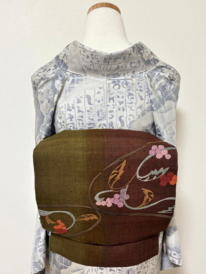 名古屋帯　相良刺繍　葡萄唐草　九寸　正絹