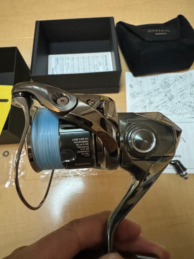 【美品】シマノ　22ステラC2000SHG リール