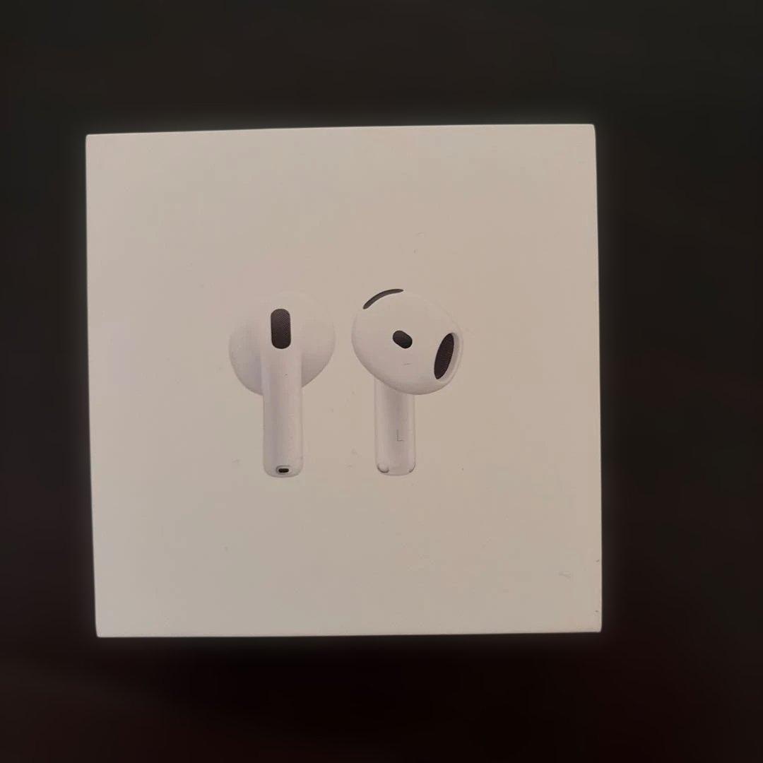 新品未開封AirPods 4 充電ケース付き　ノイキャン非搭載